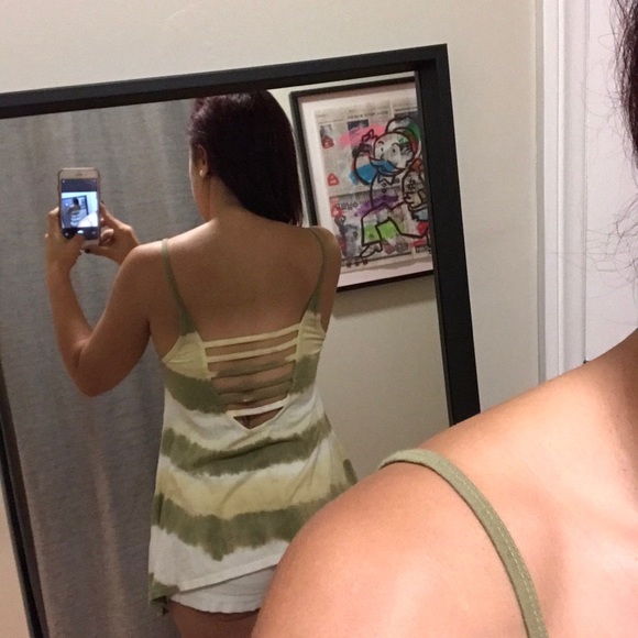 Top - Picture 2 of 4